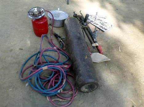 Gas cutters to steal itinerant gangs