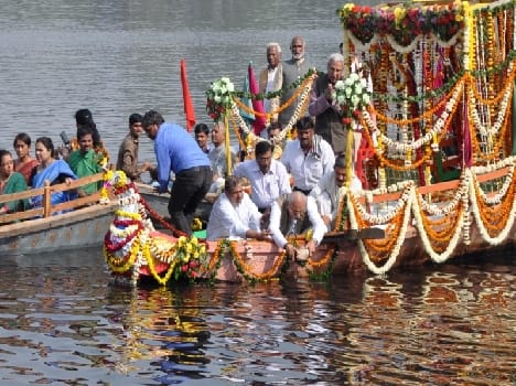 today ashes of ashok singhal has been submerged in yamuna
