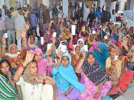 The village residents vote on cutting erupted Kutuapur