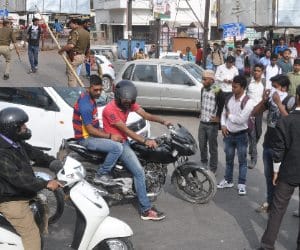 Fair broken electric wire, the young man killed, several injured in stampede.