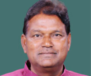 BJP MP Ravindra Kushwaha targets some union ministers are ignoring MPs.