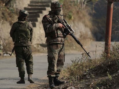 army can not be ignored IS in kashmir : Lt Gen SK Dua
