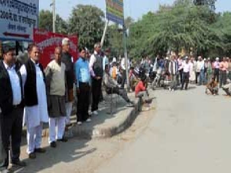 Units trade union rallied to close