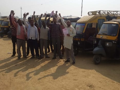 Tempo drivers demonstrated against the police