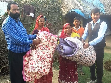 Distributed blankets to the needy on 26/11 anniversary