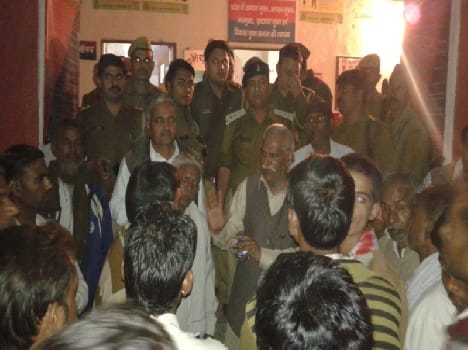 bussinessman and his employee been shot in mathura