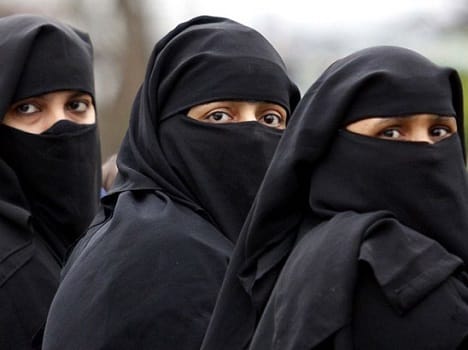 Women to be fined up to £6,500 for wearing burkas in Swiss region