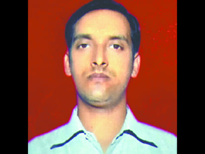 In a suicide note written wife's number and commit suicide