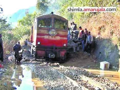 water pipes broken at shimla kalka rail track, train delayed.