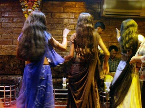 Supreme court ordered Maharasatra govt to issue licenses