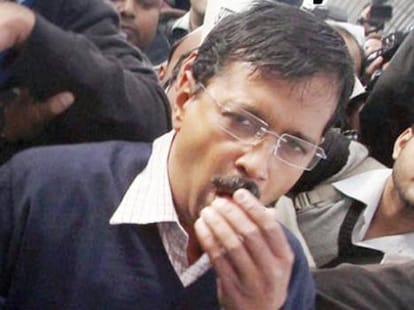 kejriwal unwell due to cough and cold, will go to vipashyana next month