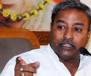 bjp leader blames on digvijay singh