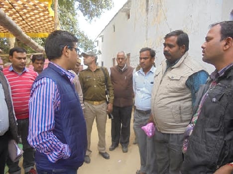 voting for panchayat poll in mathura