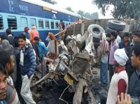 Express collided with the truck flew fighter Prkchche