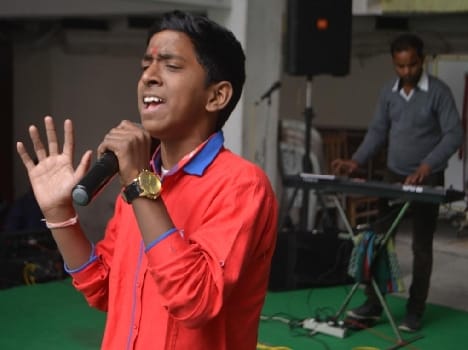 Ajay's sound, the disheveled magic 