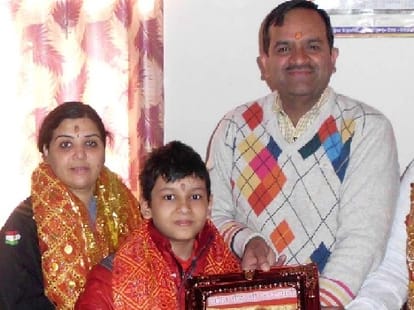 Google Boy Agastya Jaiswal paid obeisance in jwalamukhi temple.