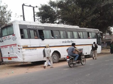 A.C. BUS PARKED IN DHABA, NOT STAND