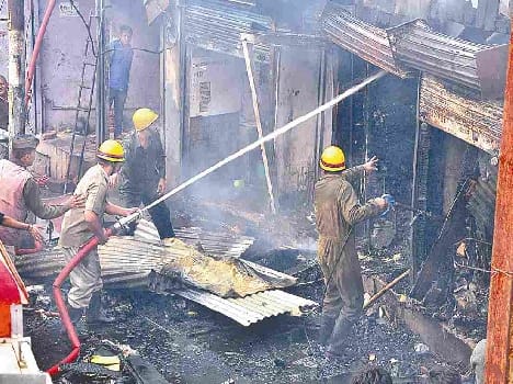 A major fire broke out in five outlets