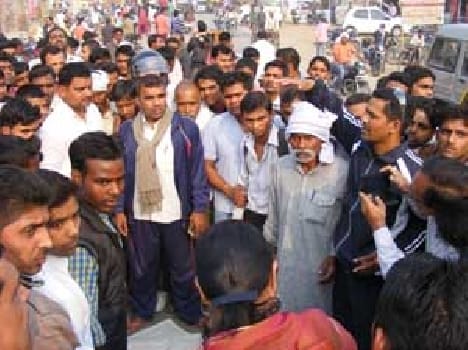 The young man died after being crushed by the bus stand Ruja
