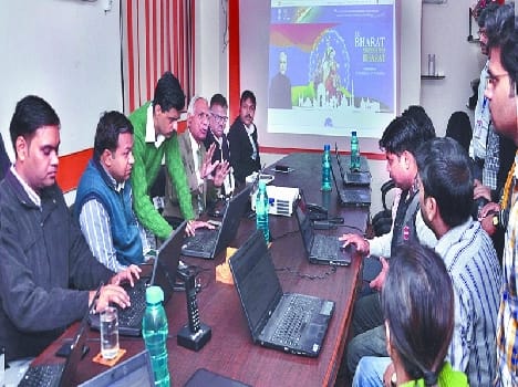 voting camp in amar ujala office