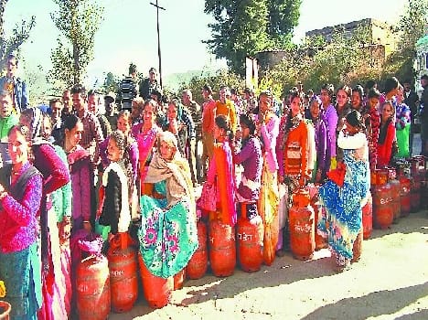 Shay reached third day gas cylinder