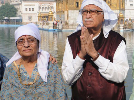lal krishn advani's wife is serious, admitted in aiims