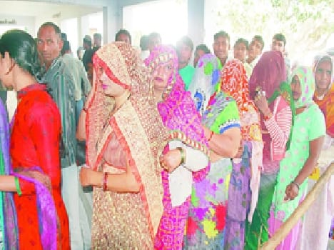 76.74 % of the votes in disputes between sporadic Kairana