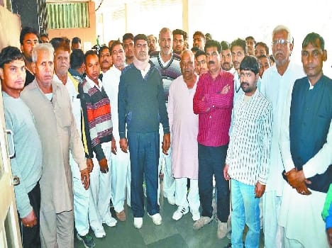 Forced being abandoned cows stopped the strike will go on