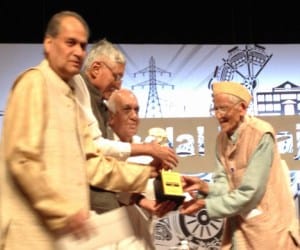 gandhian mansingh rawat honored with jamnalal bajaj award.