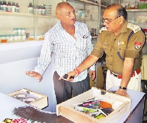 700 medical stores are closed in Ghaziabad.