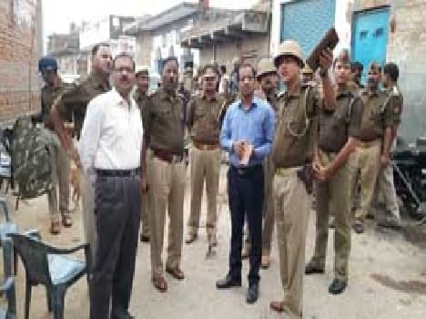 The two sides went into the village Mahmudpur sticks