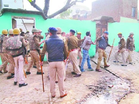 bloody war in the two communities, 11 injured