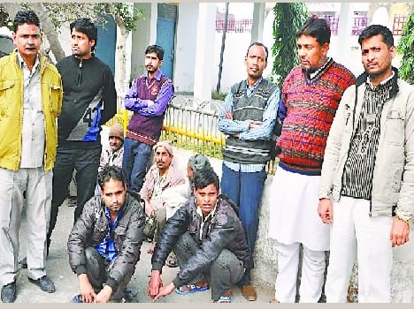 DCM also trodden Dewaranian 10 businesses , three killed