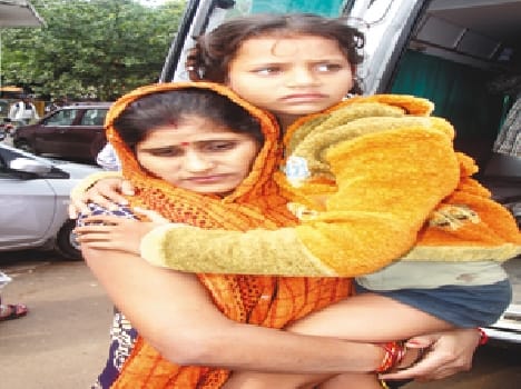 Farmer killed by lightning, five girls Scorched
