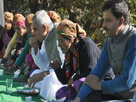 Governor distributed Drafts to Kotla people