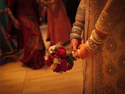 Muslim religion has made and do second marriage, exclusion from society