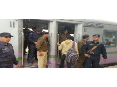 SWAT commandos investigated by train
