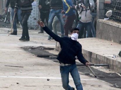 Stack two militants in Pulwama