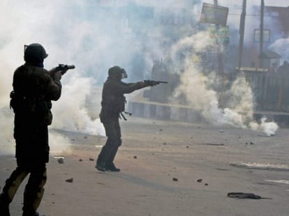 Pakistan waving in Srinagar, IS flags