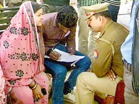 thugs fired on armyman and looted in farrukhabad