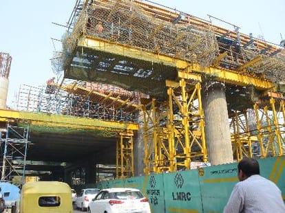 Lucknow Metro will be ready to run till dec 2016.