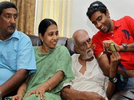 Ashwin played In Delhi test without knowing whereabouts of his family