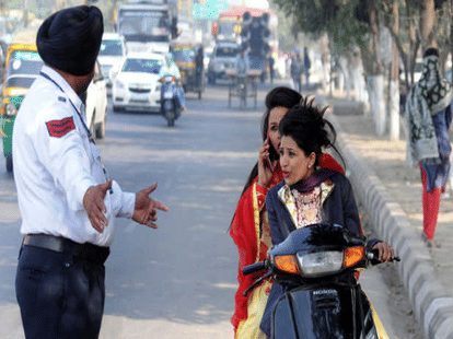 PIL files in delhi high court against kejriwals odd even number car plan 