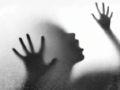 Minor girl gangraped till 14 days.