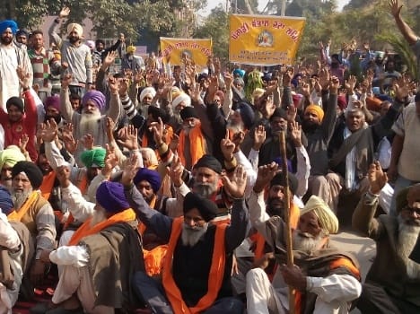 pathankot, gurdaspur, against, arrest, farmer, leader