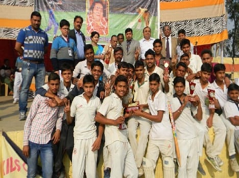 Kids Academy did trophy