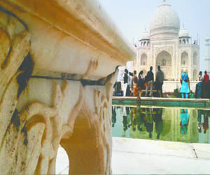 Taj Mahal Diana seat