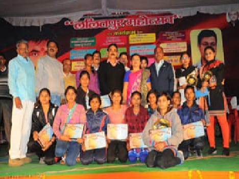 The students respect Jijiaisi