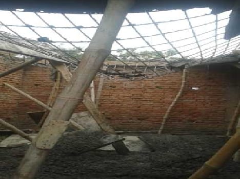 The roof collapsed , workers injured