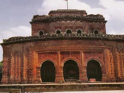 blast at kanta ji mandir in bangladesh